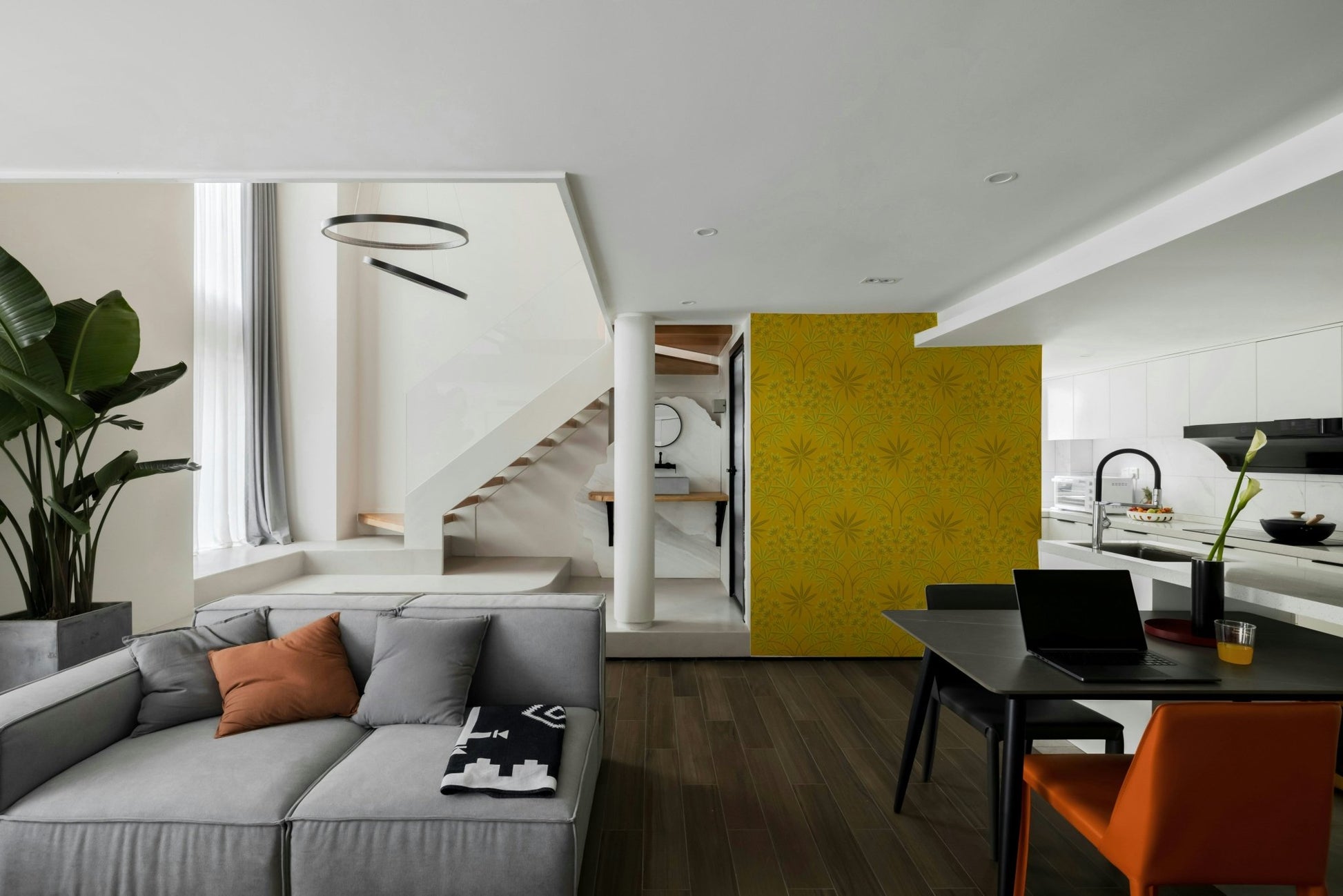 Sophisticated living room wallpaper.

