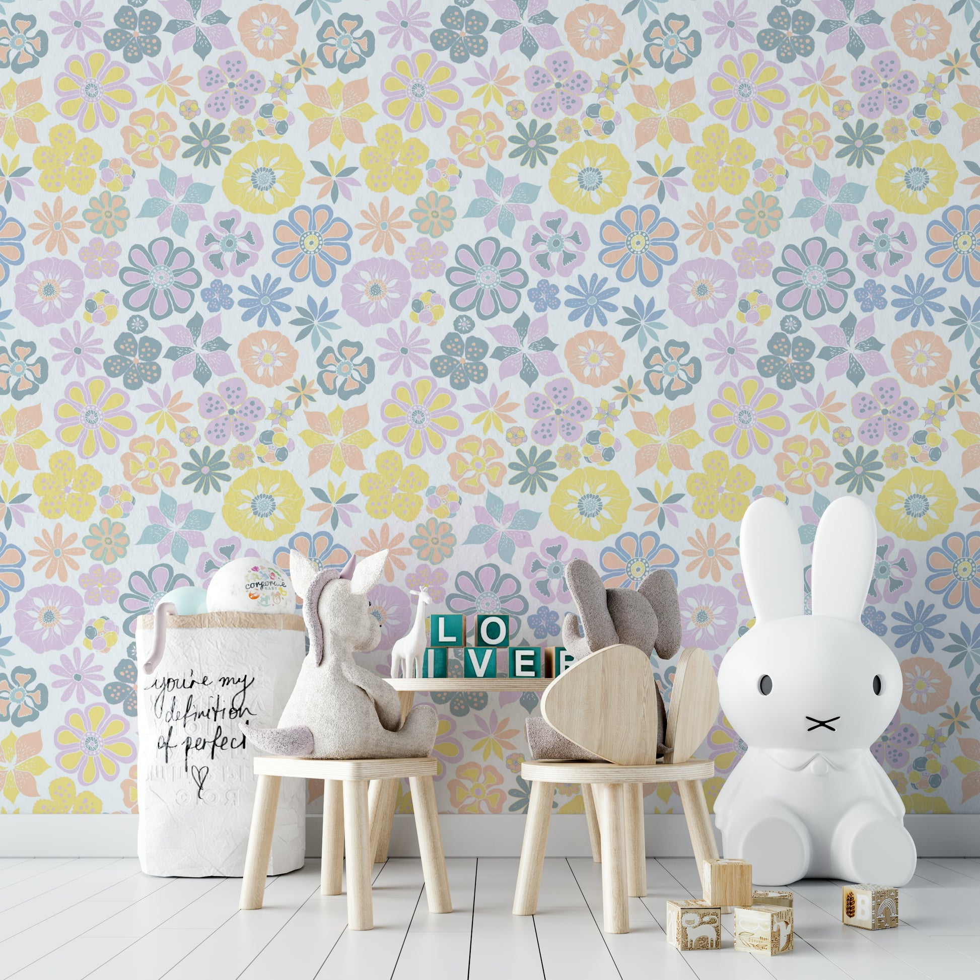 Pattern with a charming and artistic feel.

