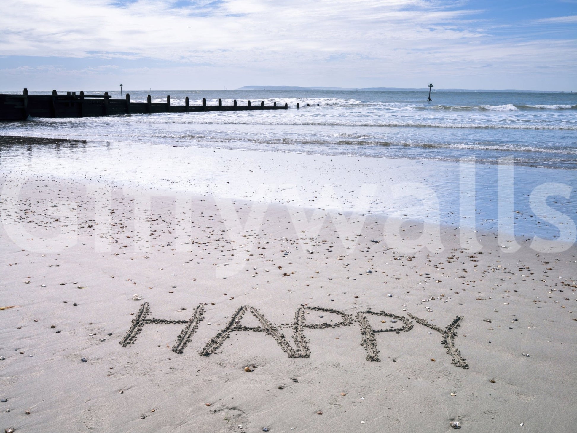 Ocean horizon Happy Beach, stunning coastal wallpaper for walls.