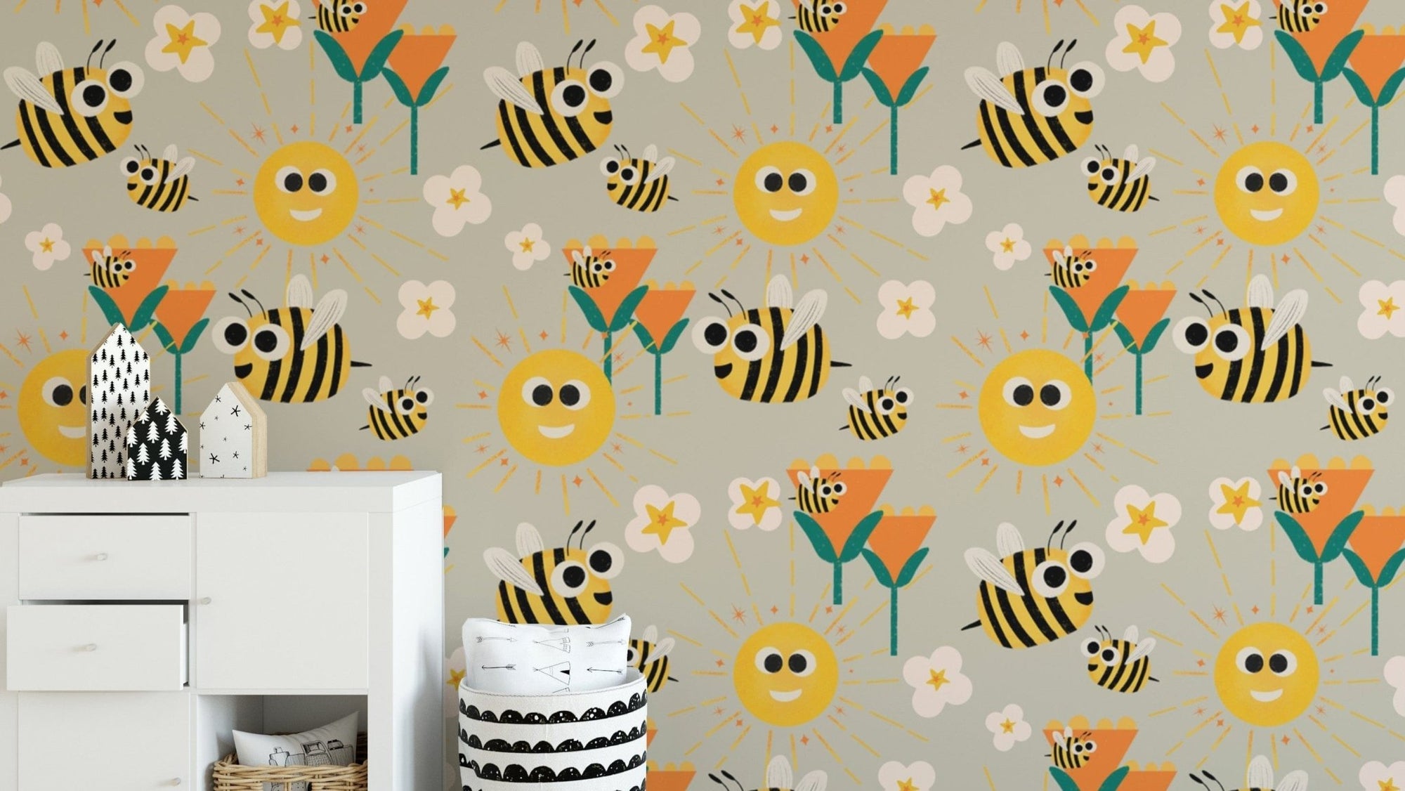Cheerful bee and sun mural design for walls, SUSCT86