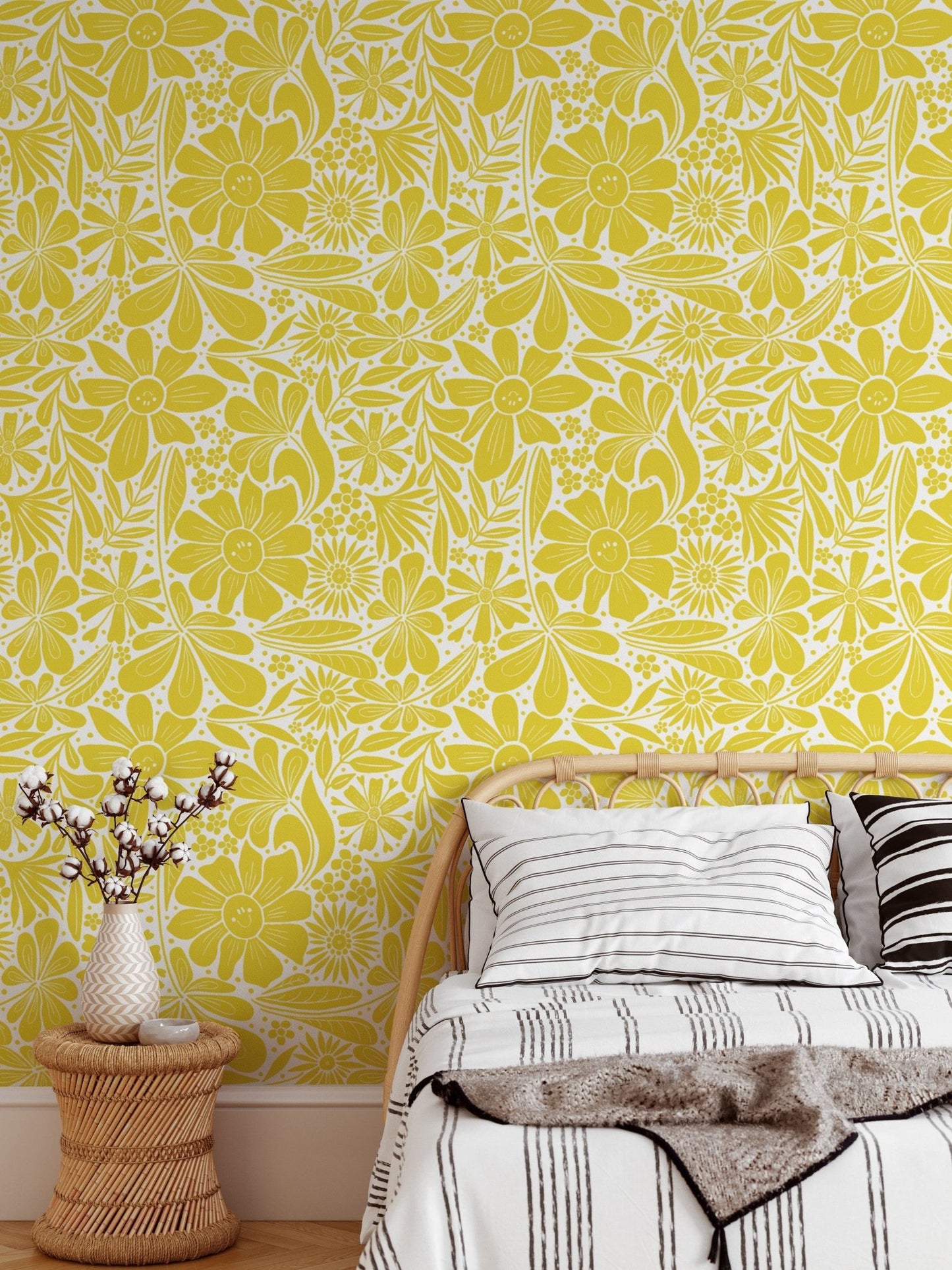 Decorative wallpaper with bold happy blooms in yellow hues. NI11
