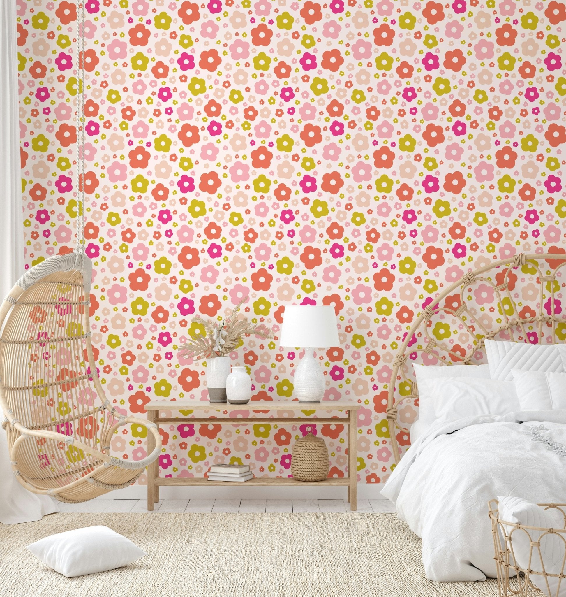 Playful floral wallpaper with daisy charm

