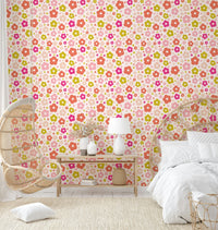 Playful floral wallpaper with daisy charm

