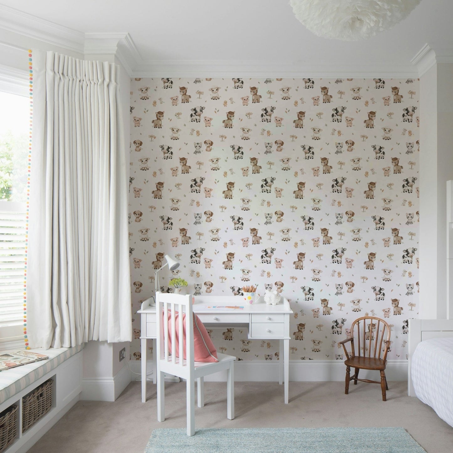 Farmyard wallpaper full of fun and colors

