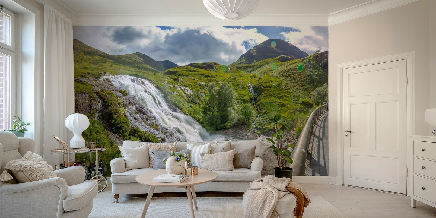 High-resolution image of a cascade.

