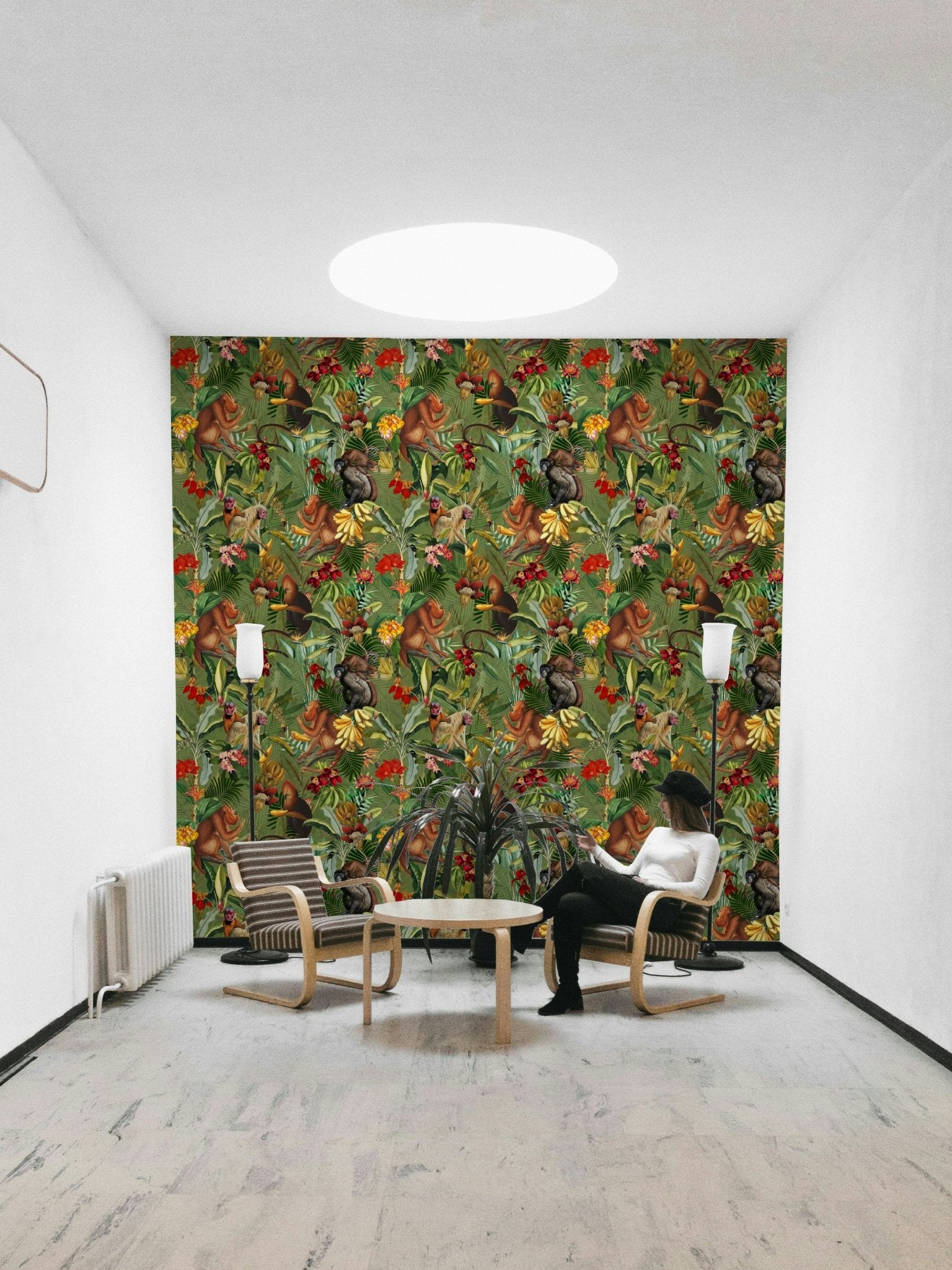 Lush green jungle wallpaper with vibrant tropical leaves.

