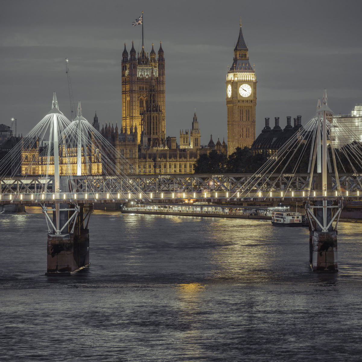 Evening in London Wall Mural in your room — zoomed