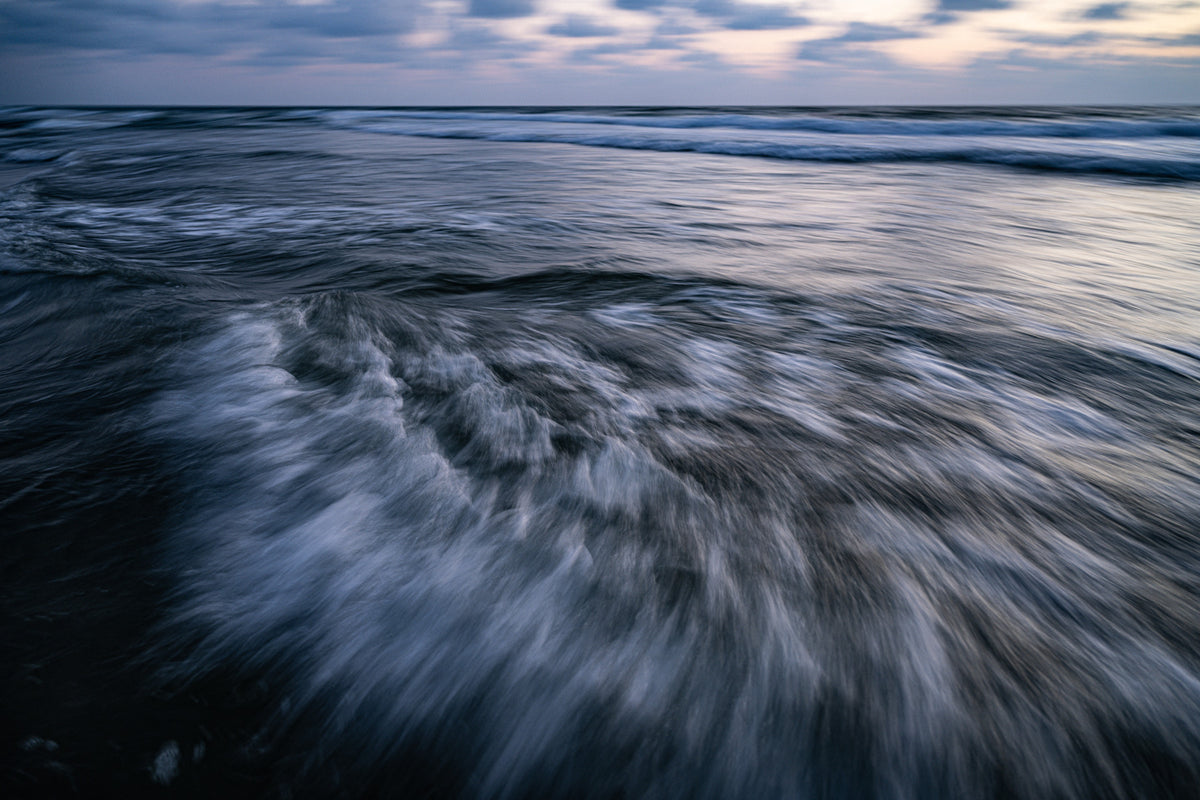 The Uniqueness of Waves LI Wall Mural