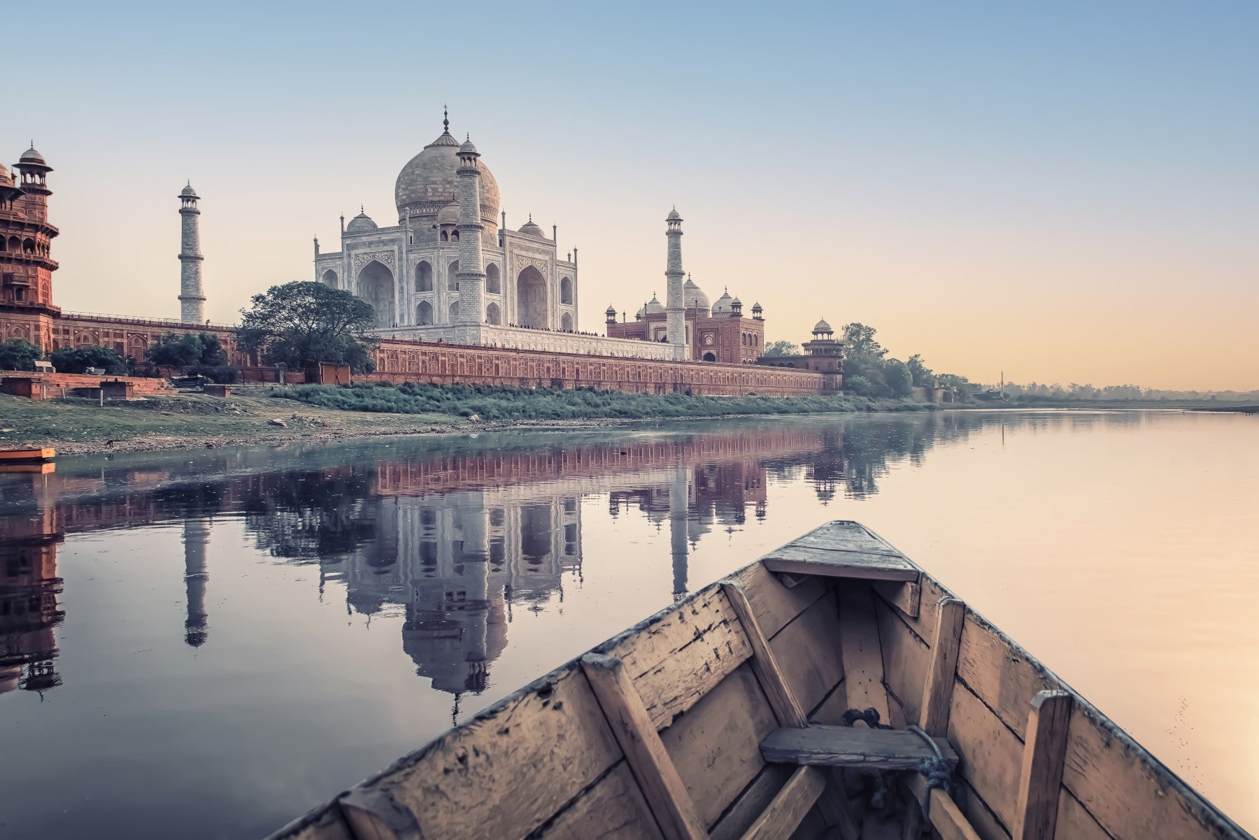 Taj Mahal Serenity Wall Mural in your room — zoomed