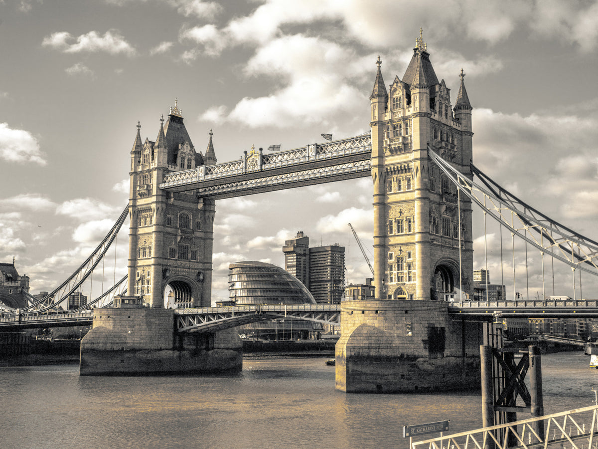 London Bridge Wall Mural