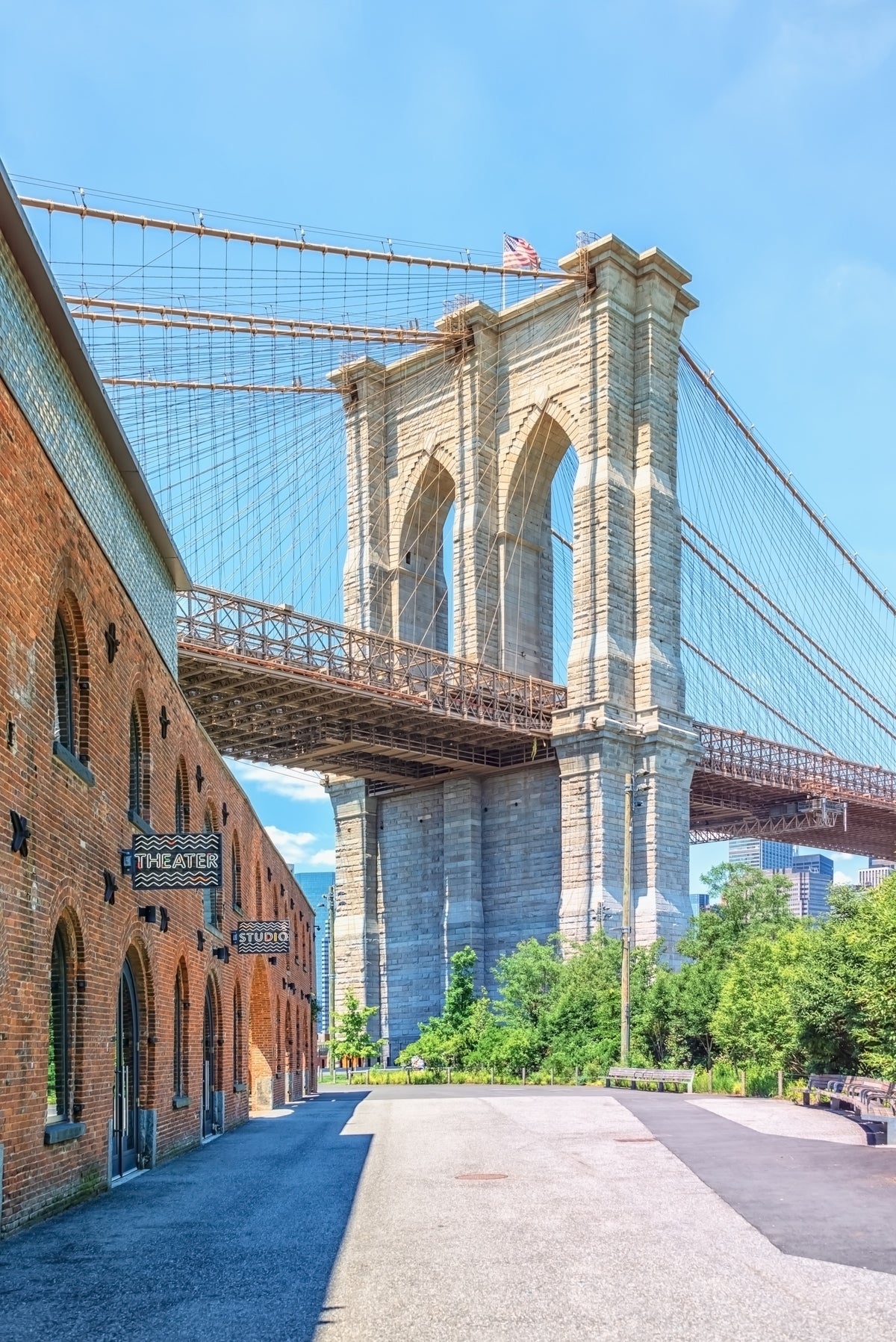 Brooklyn Bridge Vista Wall Mural