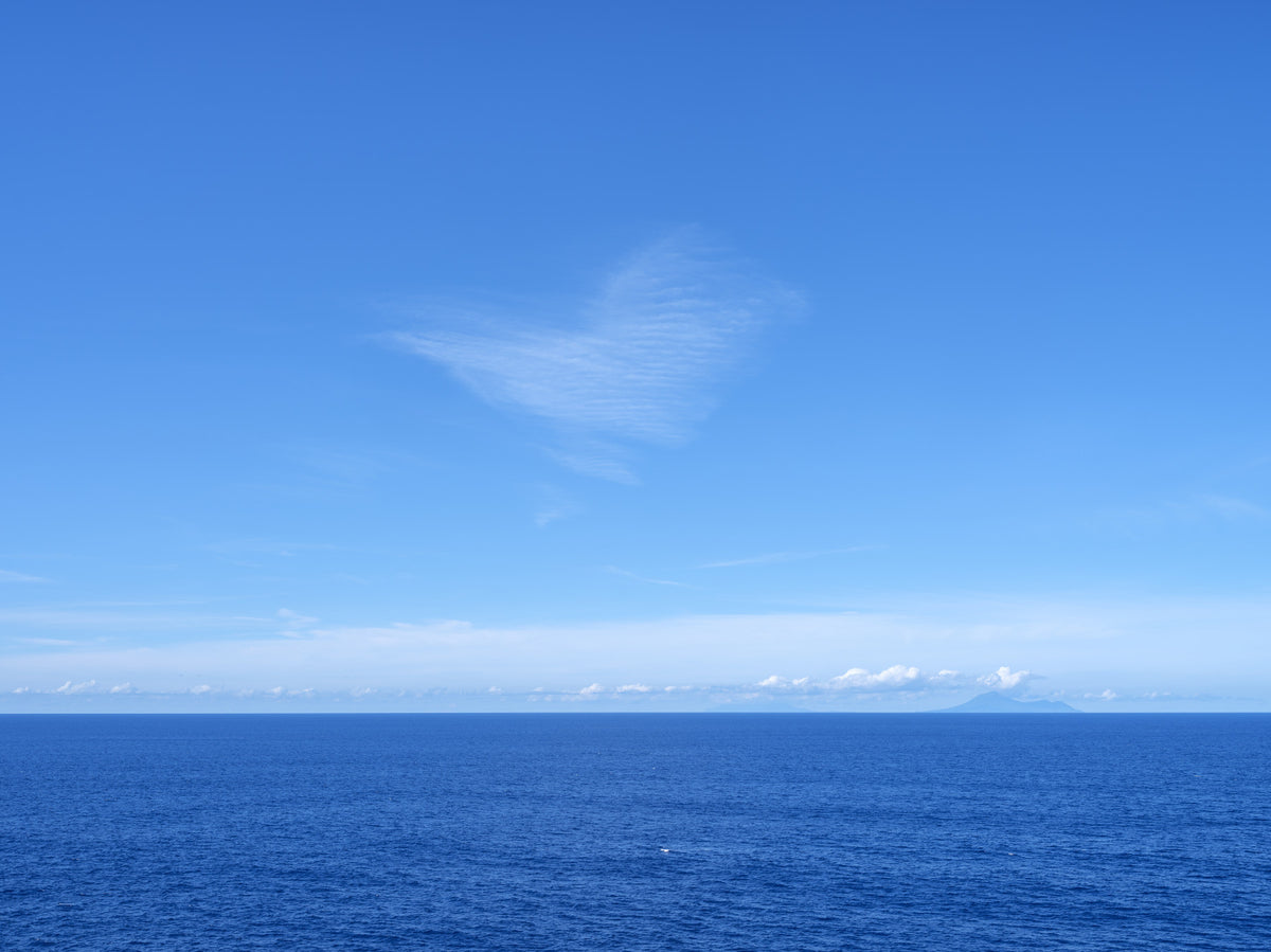 Turquoise Blue Sea Wall Mural in your room — zoomed