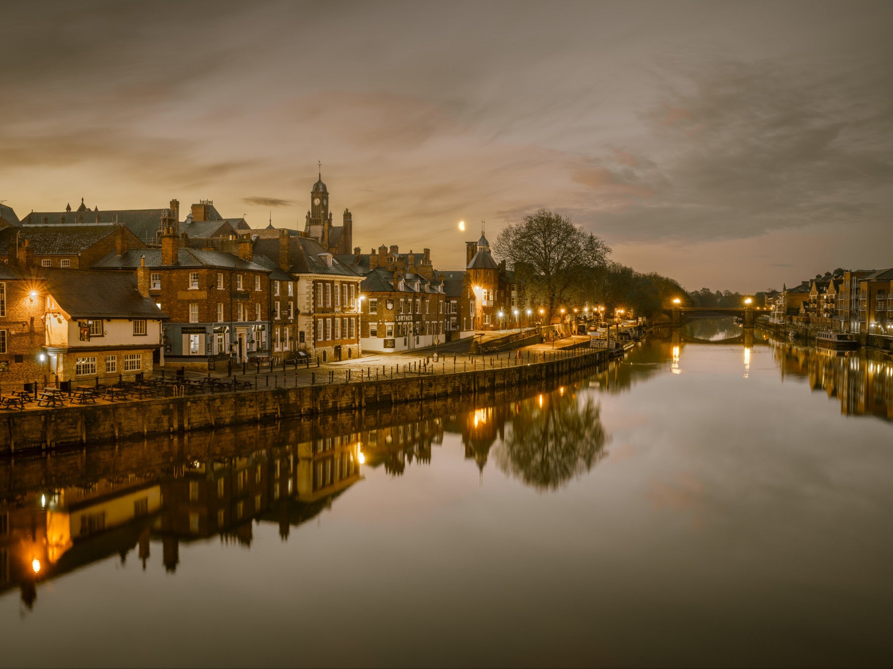 York Riverside Twilight Wall Mural