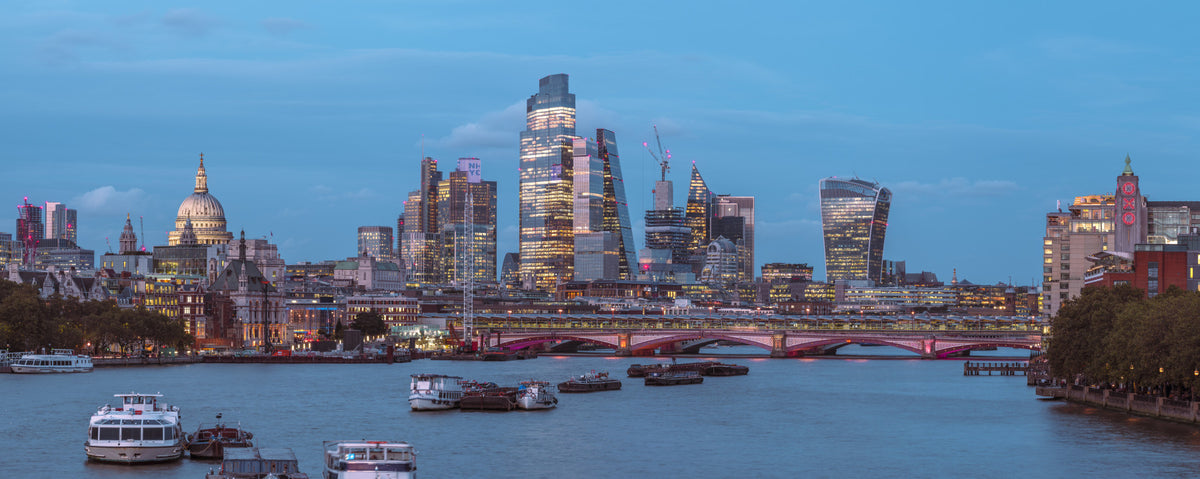 Thames River Urban Twilight Wall Mural in your room — zoomed