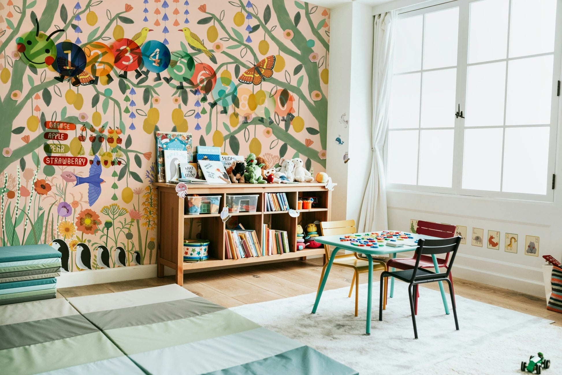 Lemon tree mural for a sunny, vibrant atmosphere., GD1593