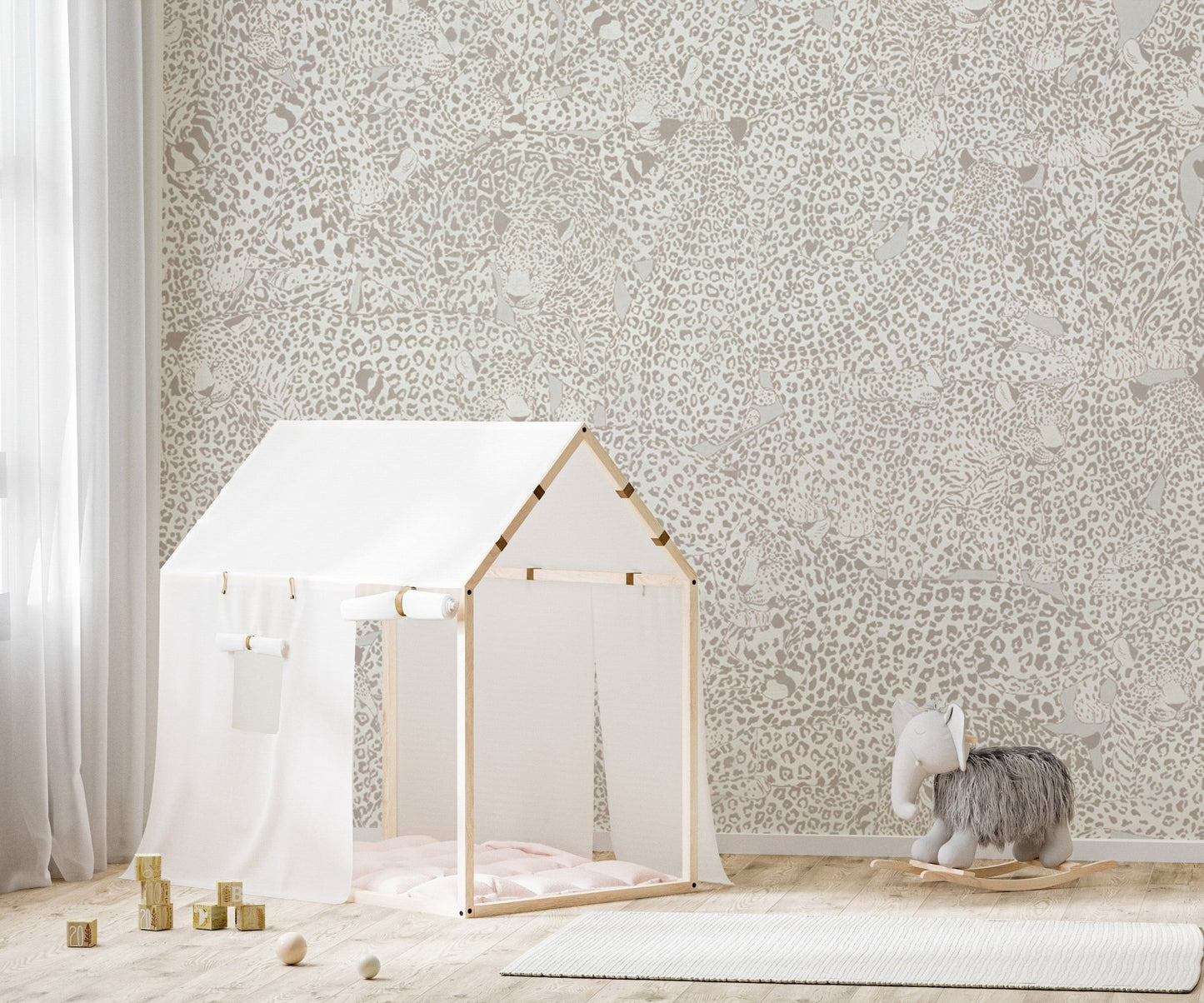 Elegant Neutral Leopard Print Wallpaper
