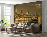 Charming London Nights atmosphere, mural, marvelous water surface.