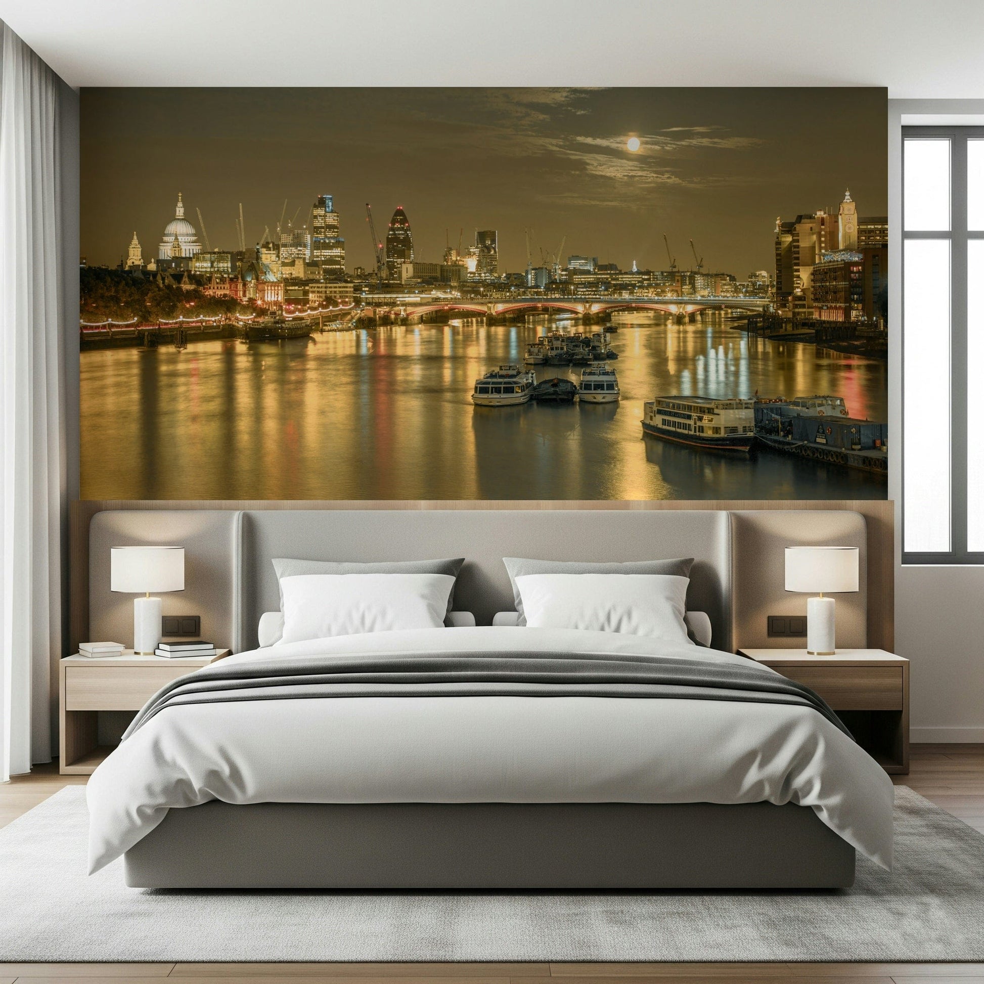 Splendid London Nights lights, mural, awesome urban panorama.