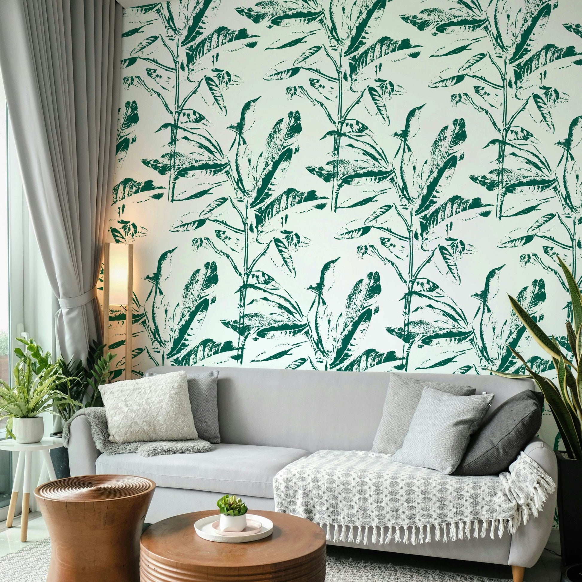 Artistic foliage pattern on wallpaper

