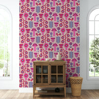 A playful and charming floral wallpaper pattern.
