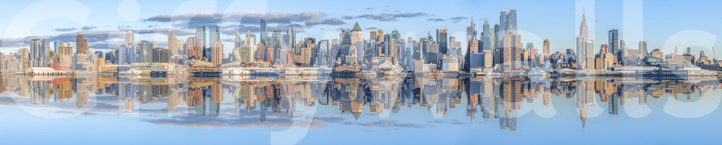 Mirror effect Manhattan city mural for stylish interiors.

