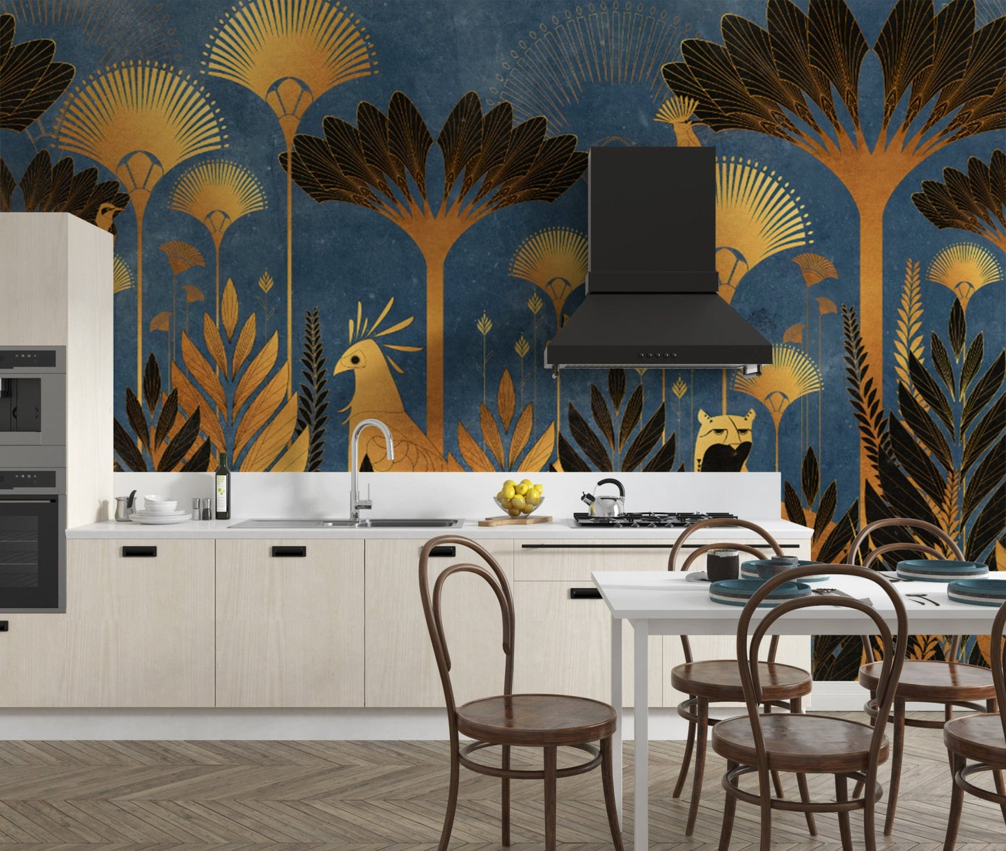 Sophisticated jungle-inspired wall décor
