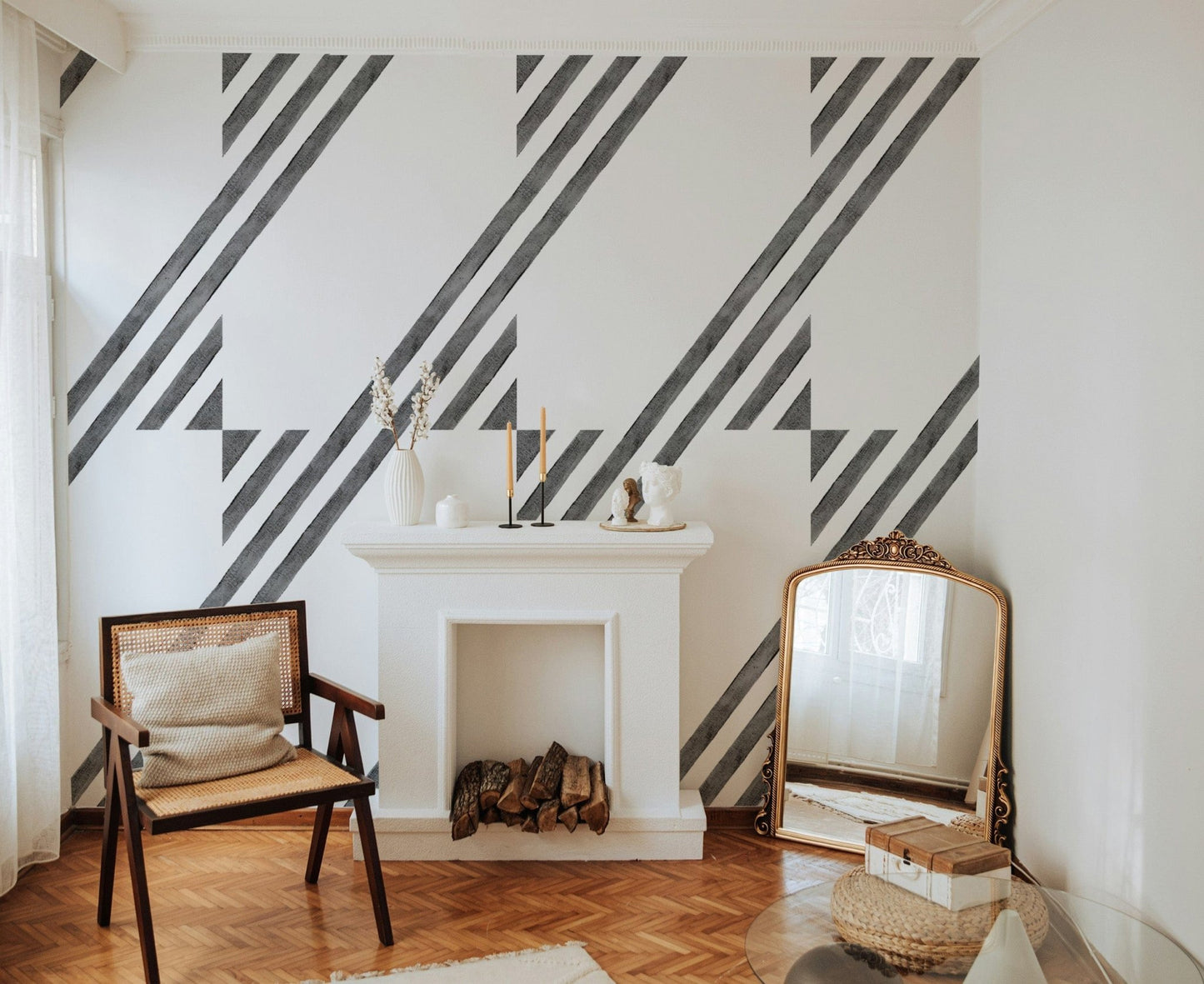 Stylish geometric black and white wallpaper




