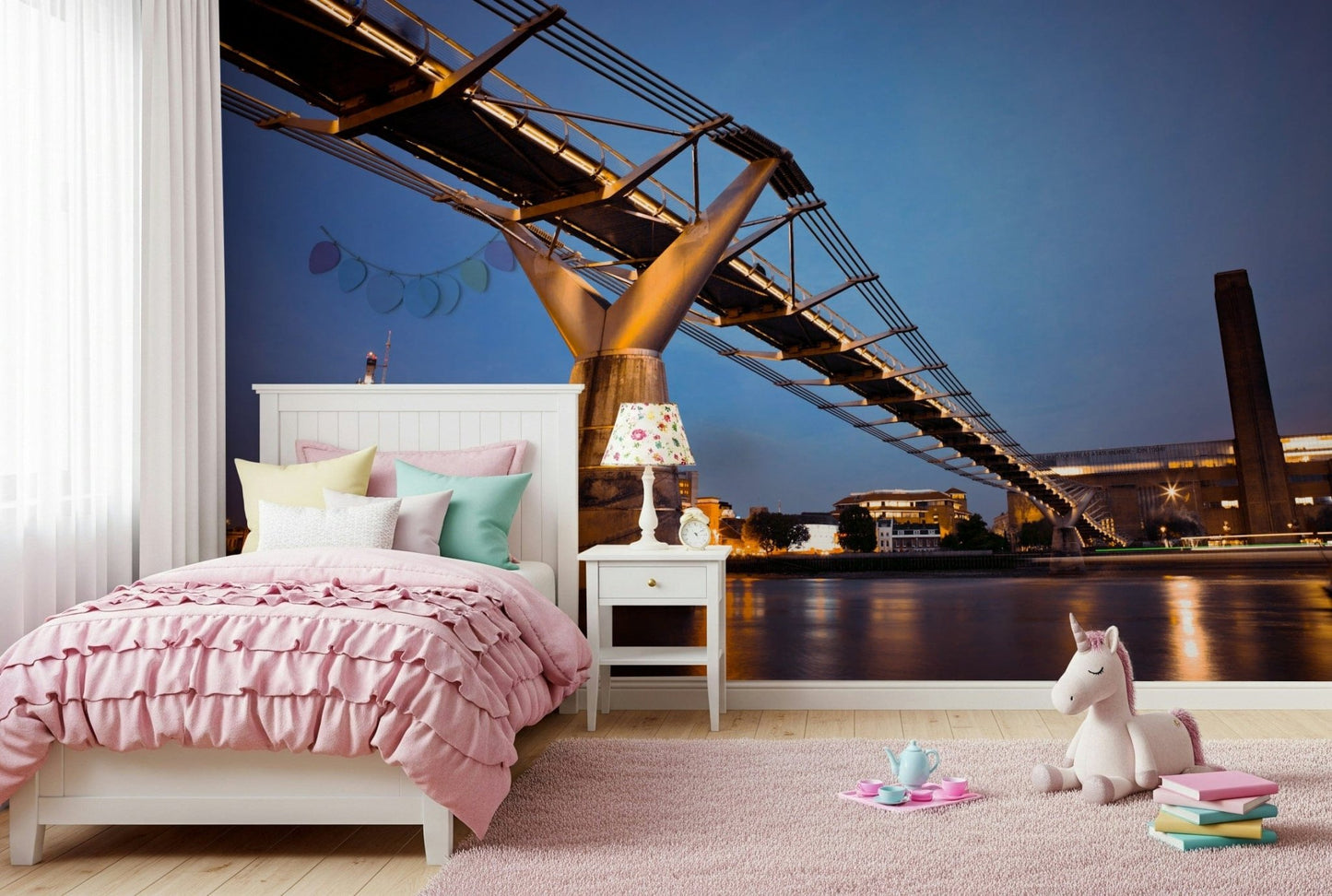 Refined wallpaper design with a balance of old and new elements.