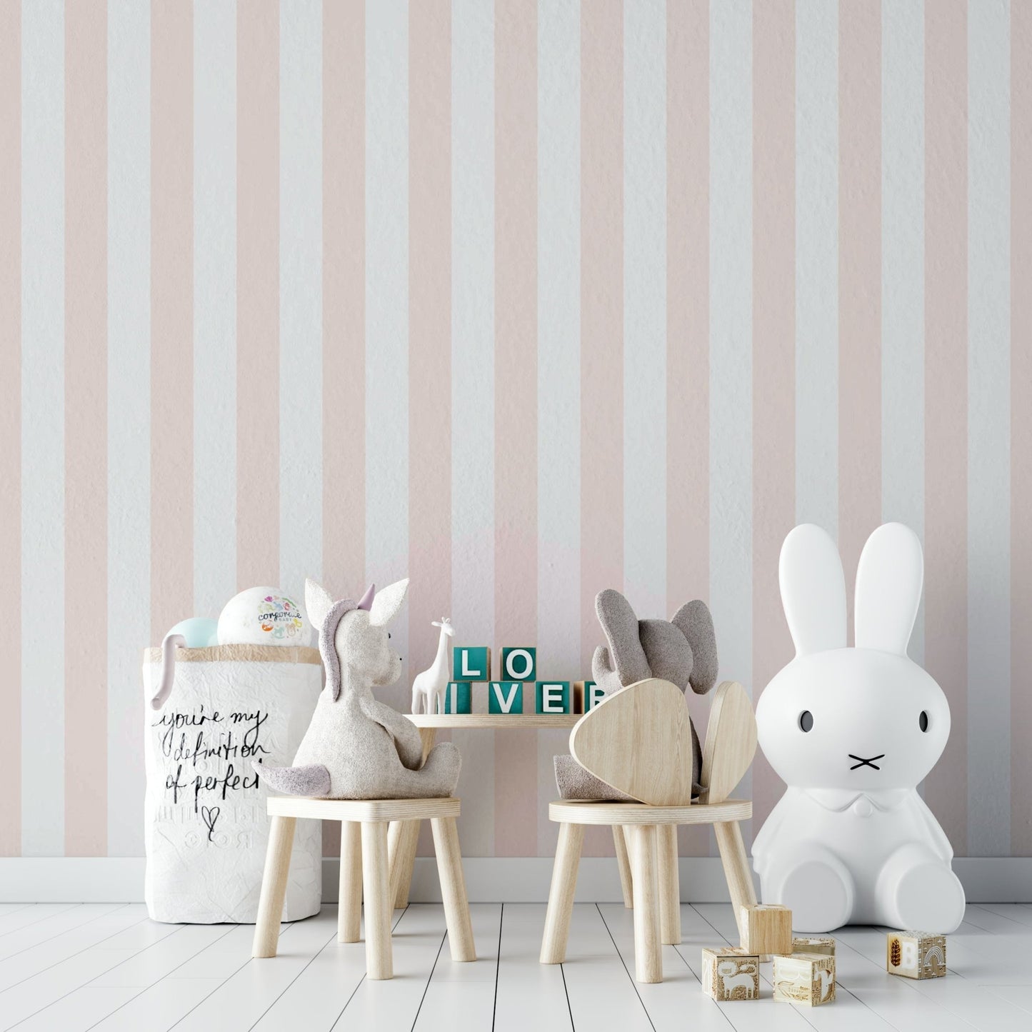Soft color-block striped wallpaper with modern feel.

