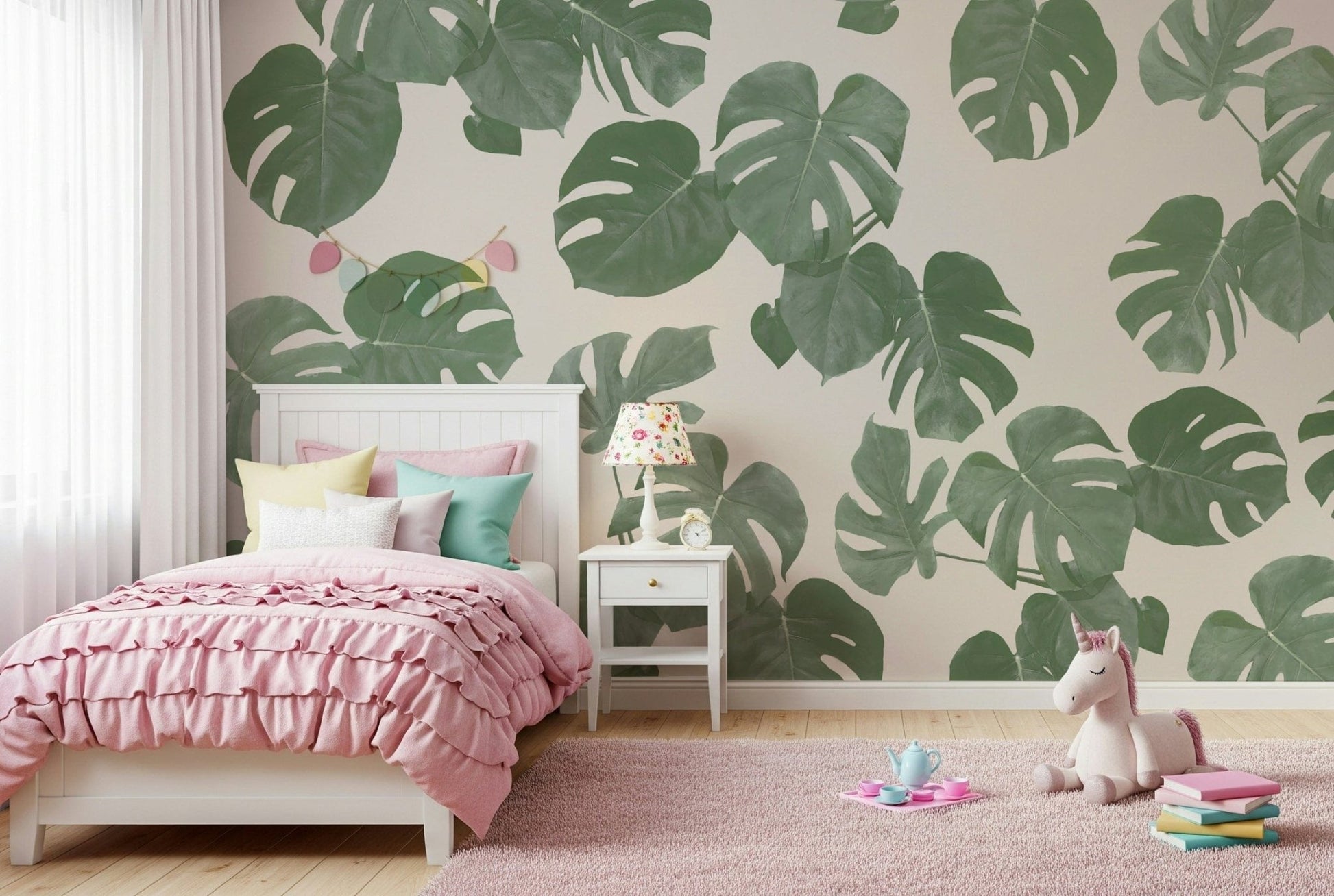 A classic botanical wallpaper for walls.
