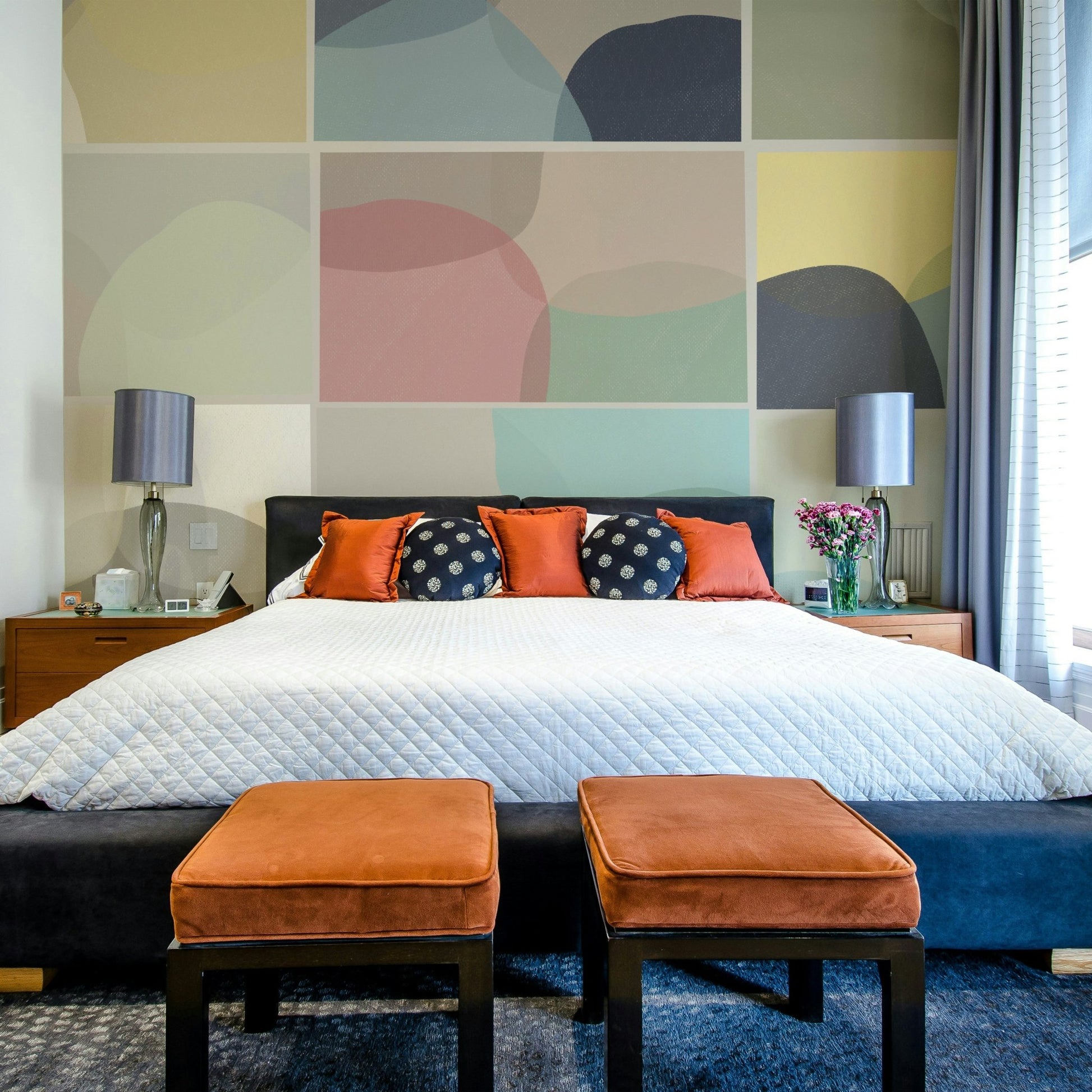 Statement wall with stone shapes

