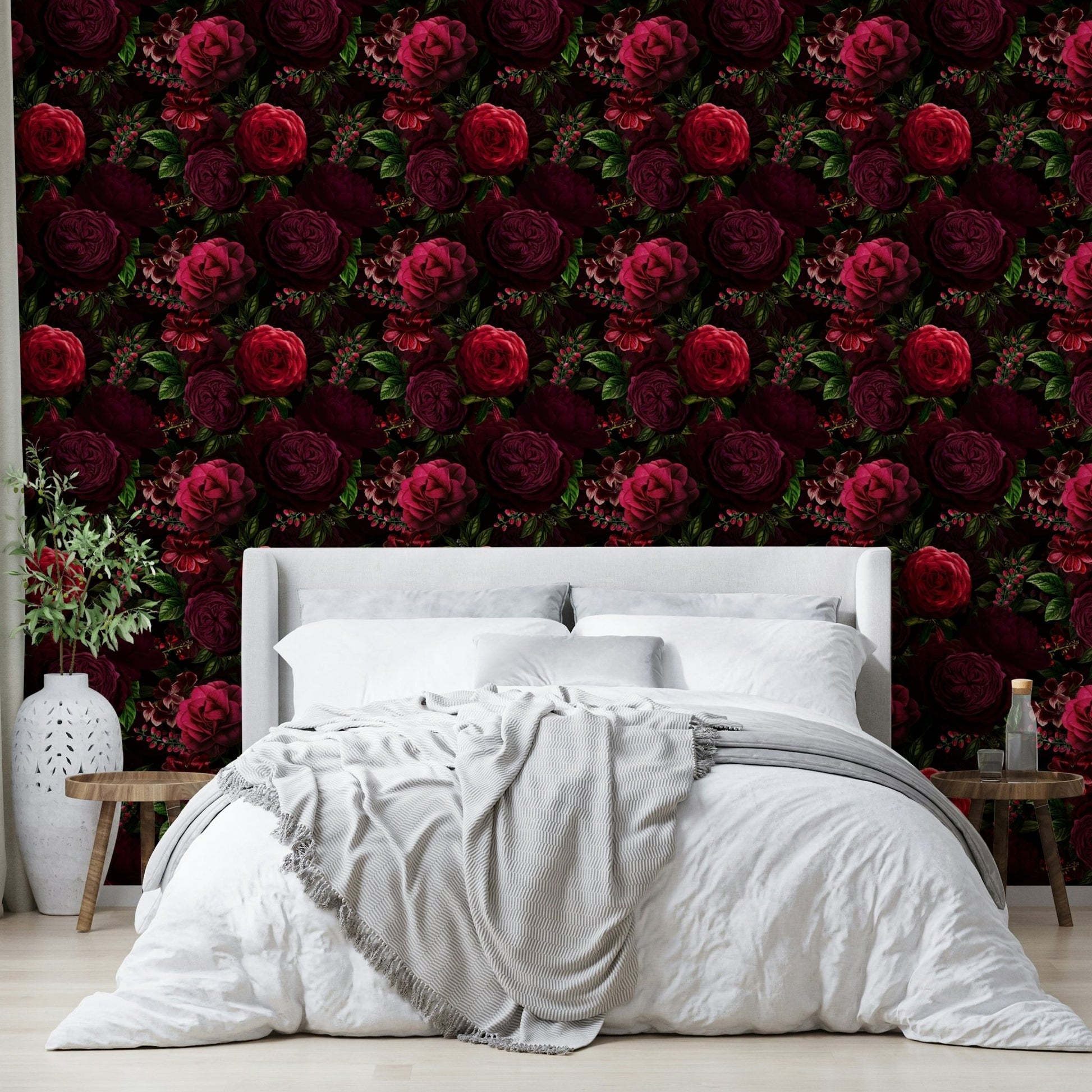 Bedroom decorated with Nocturne Blooms wallpaper, GD896