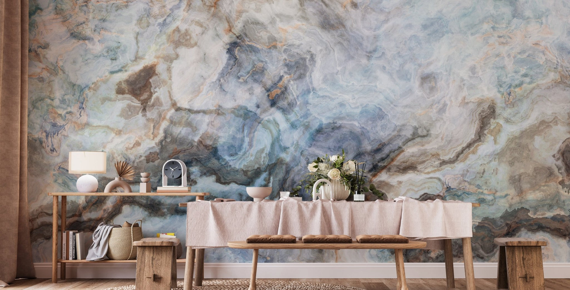 Sophisticated Onyx Marble Tile Wall Design for Dining Space A598