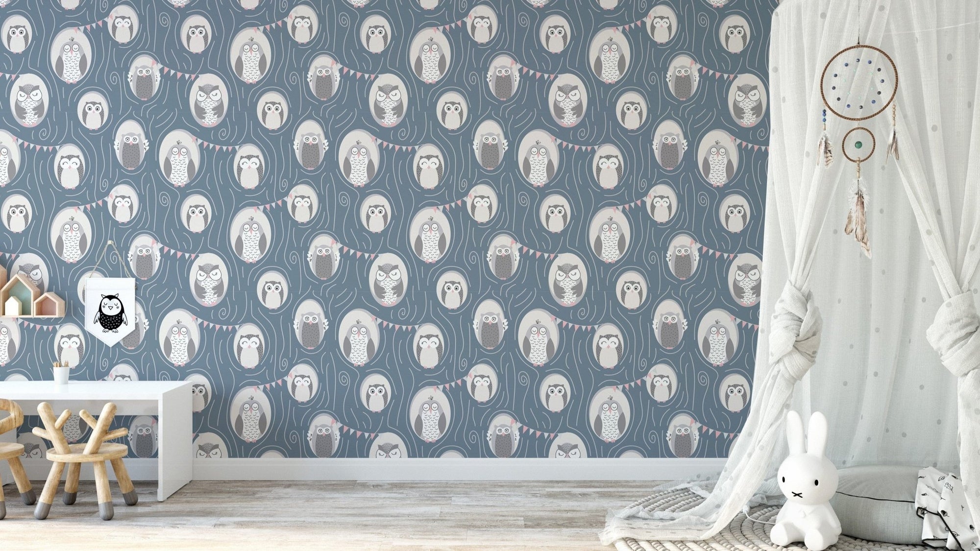 Artistic owl wallpaper in gentle tones
 A980