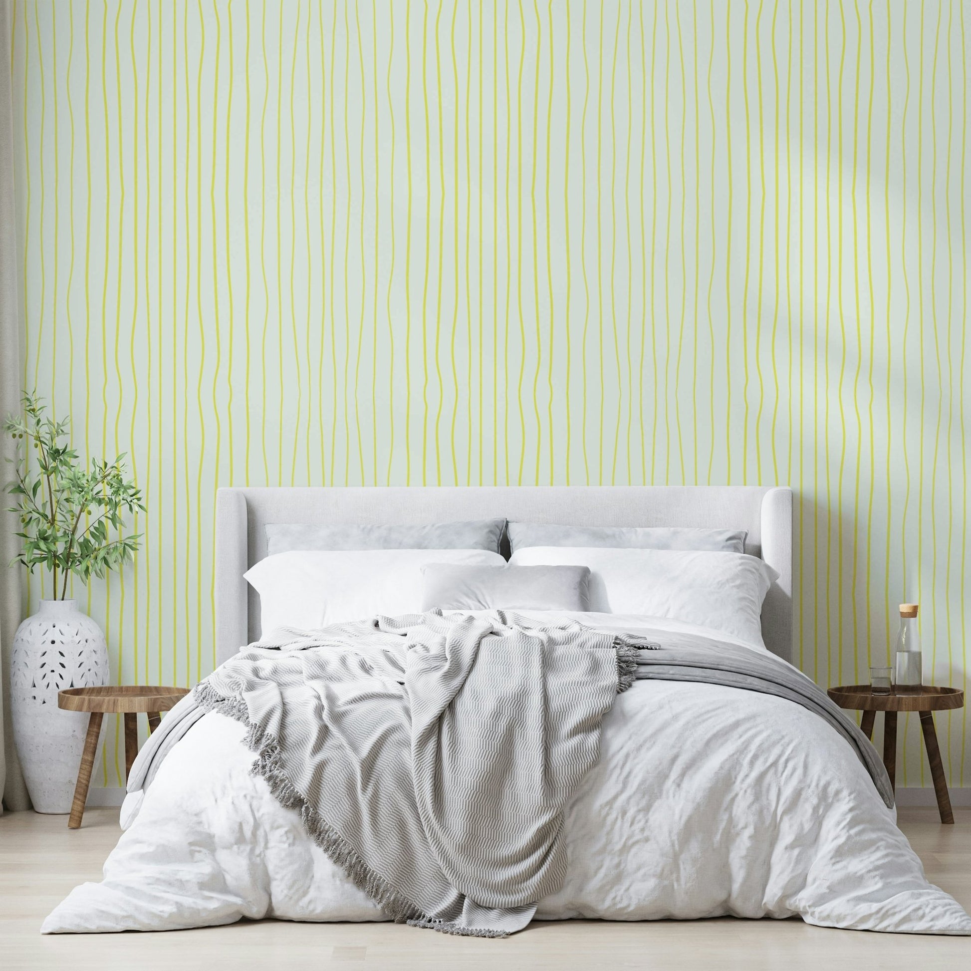Minimal yellow stripe wallpaper

