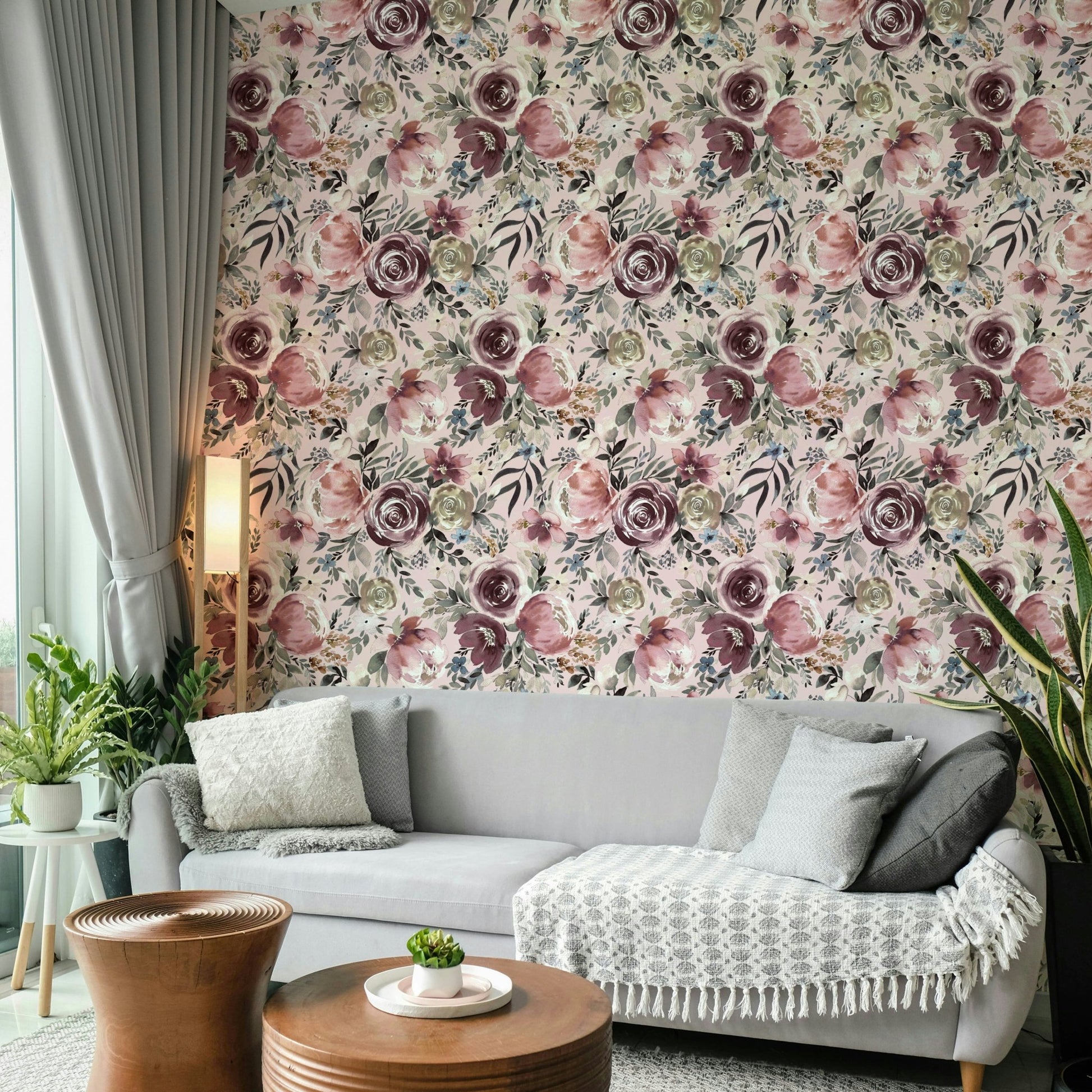 Delicate pastel floral wallpaper on wall, GD984
