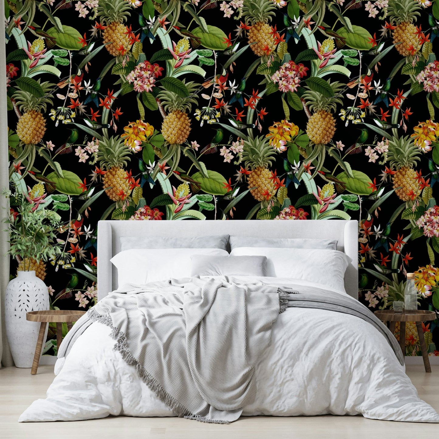 Trendy pineapple wallpaper for a lively tropical feel.

