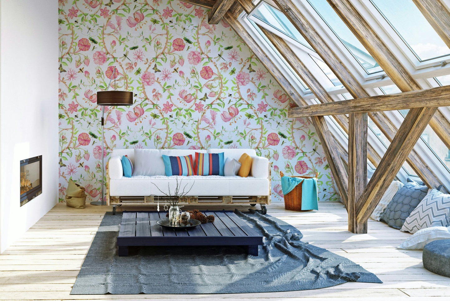 Paradise-inspired floral pattern wallpaper

