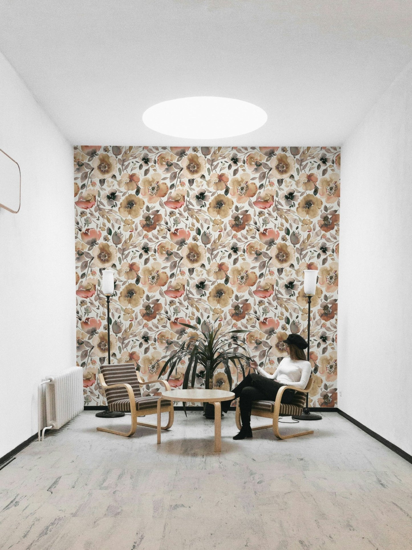 Colorful spring poppies pattern in vintage rustic wallpaper, GD1291