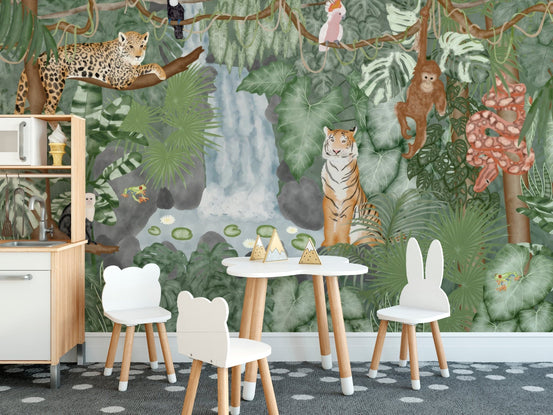Vibrant rainforest wallpaper with wildlife, C161