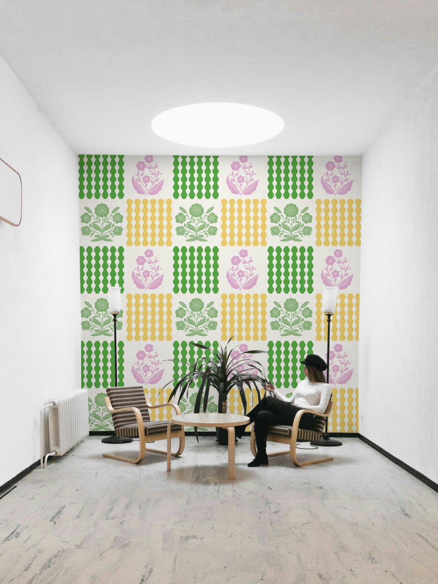 Joyful flair and artistic movement. GD3090


