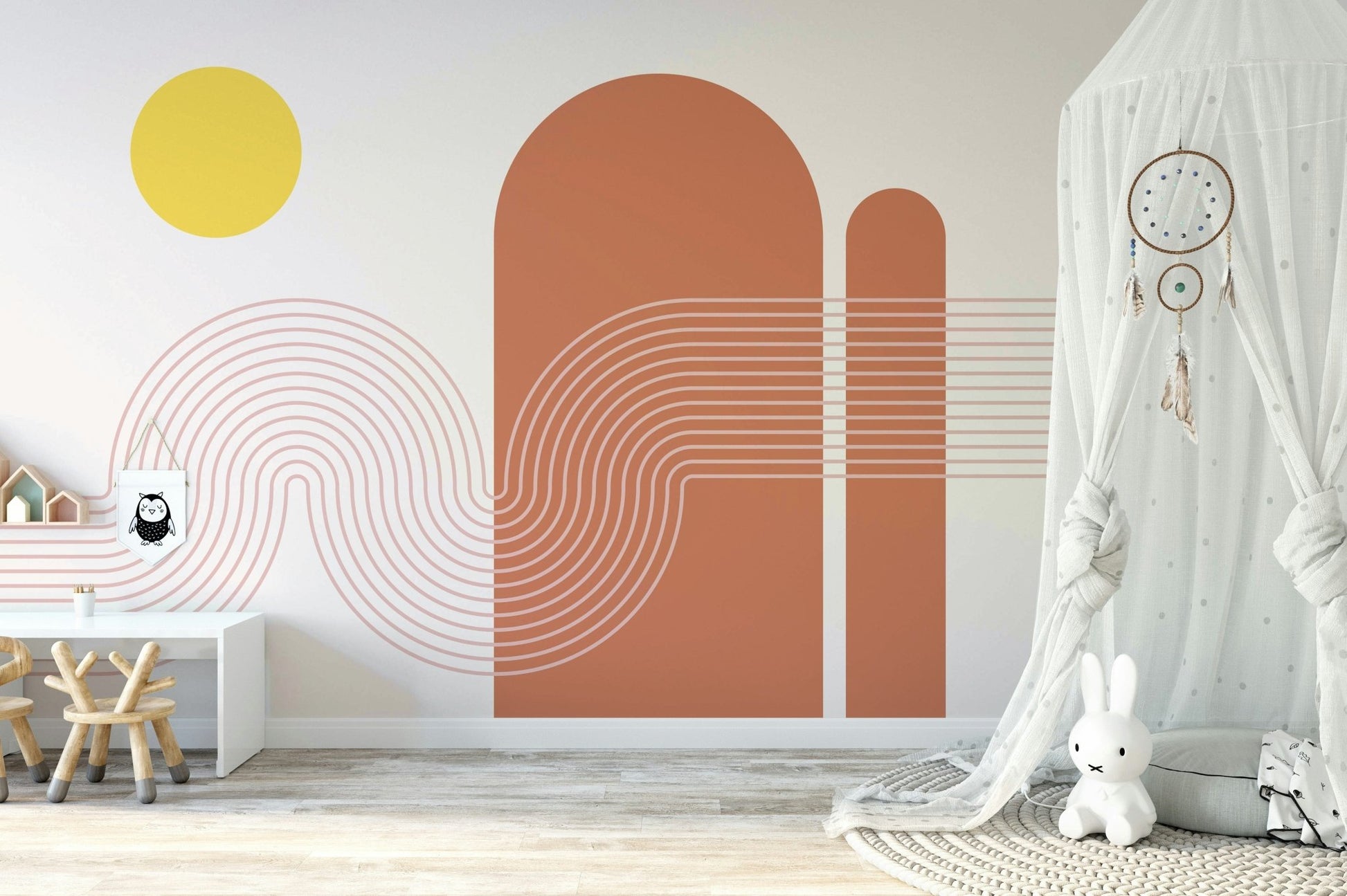 Bedroom accent wall with retro curves design

