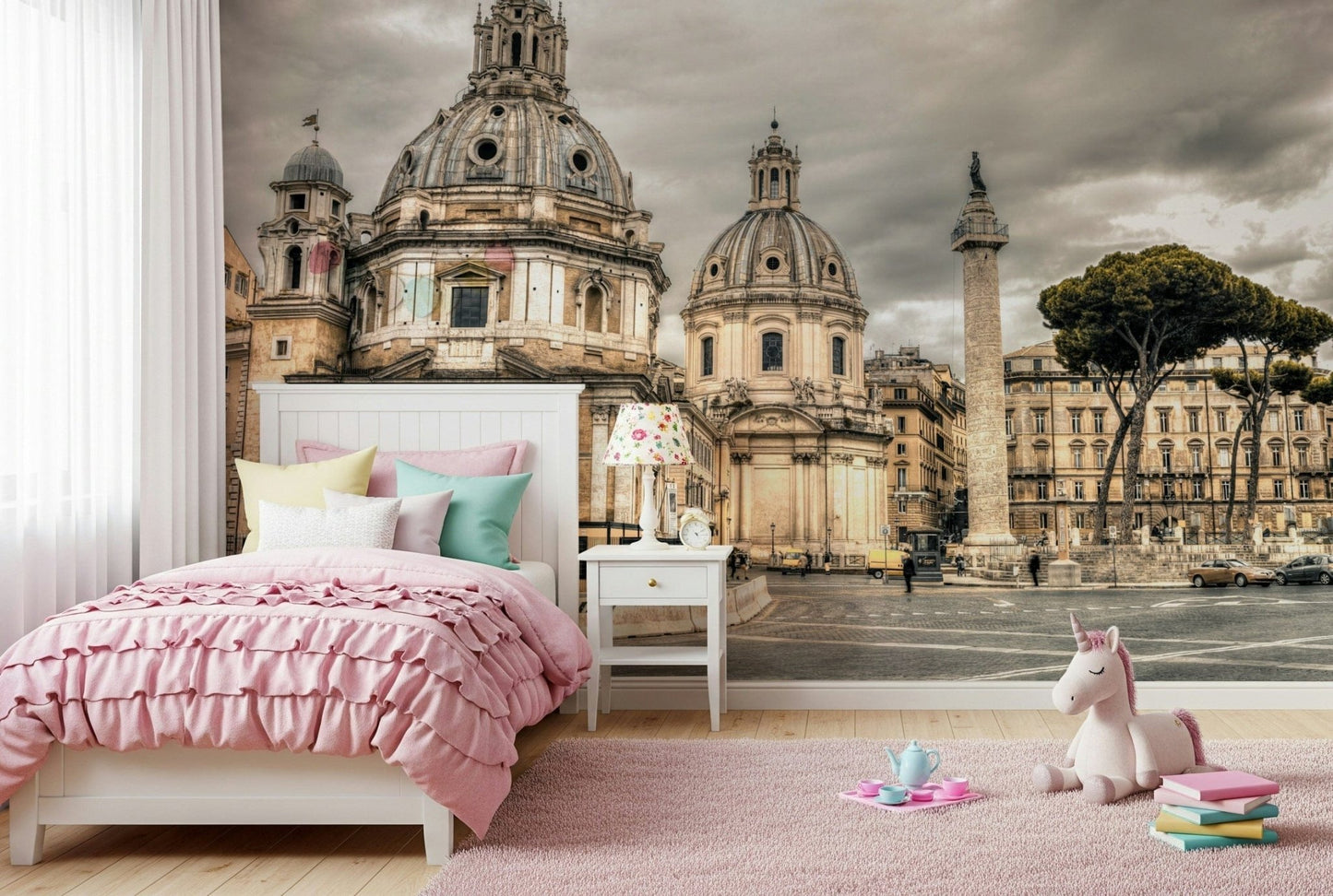Roman Grandeur wallpaper featuring ancient stone pillars.