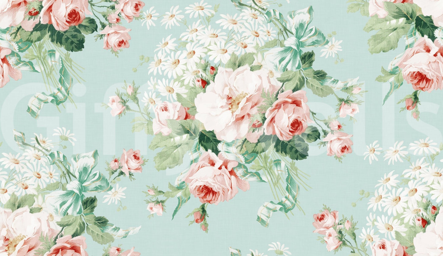Feminine floral wallpaper with romantic roses.

