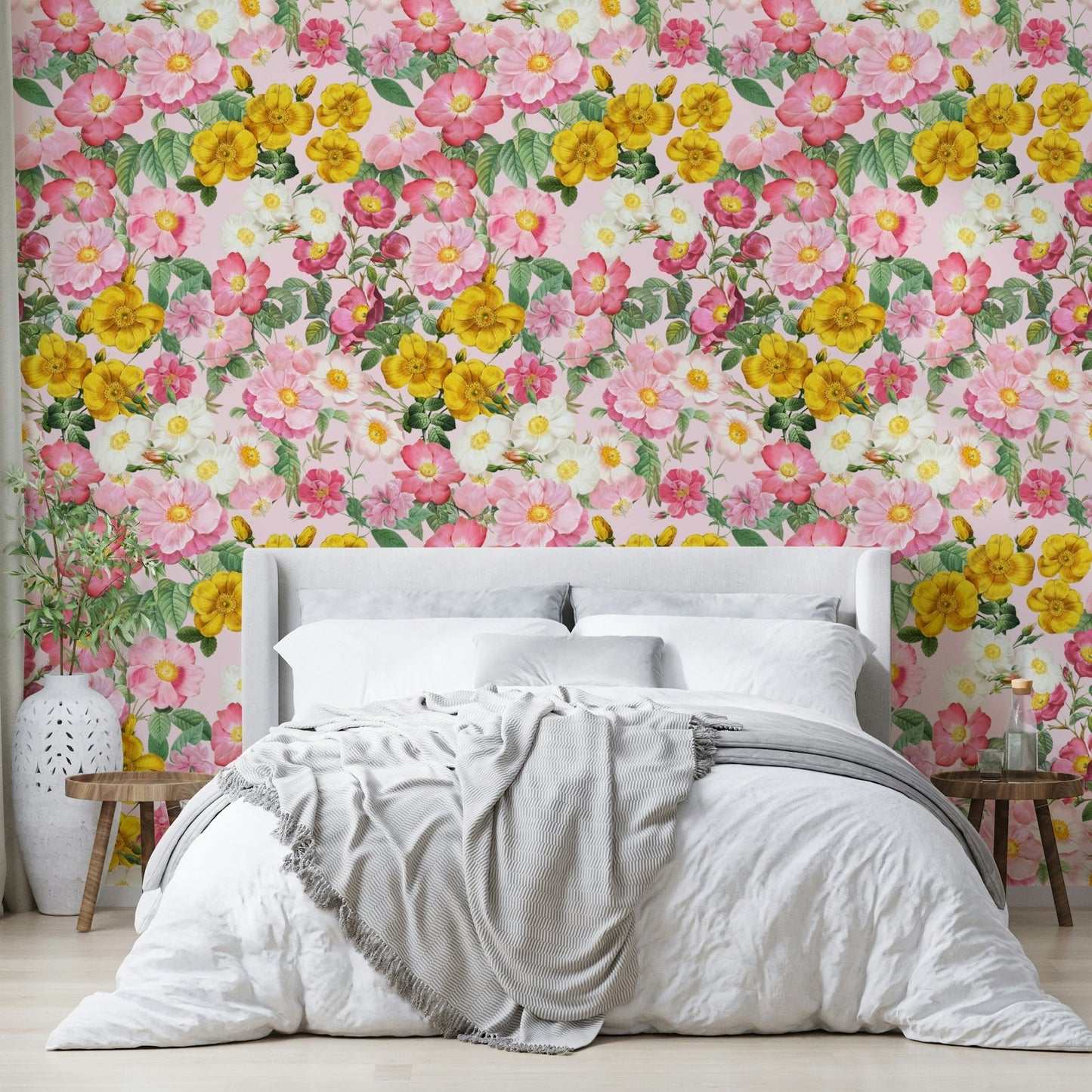 Vintage rose wallpaper for a dreamy interior., GD1353