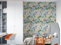 Floral wallpaper with delicate hydrangea and rose motifs for a peaceful space.

