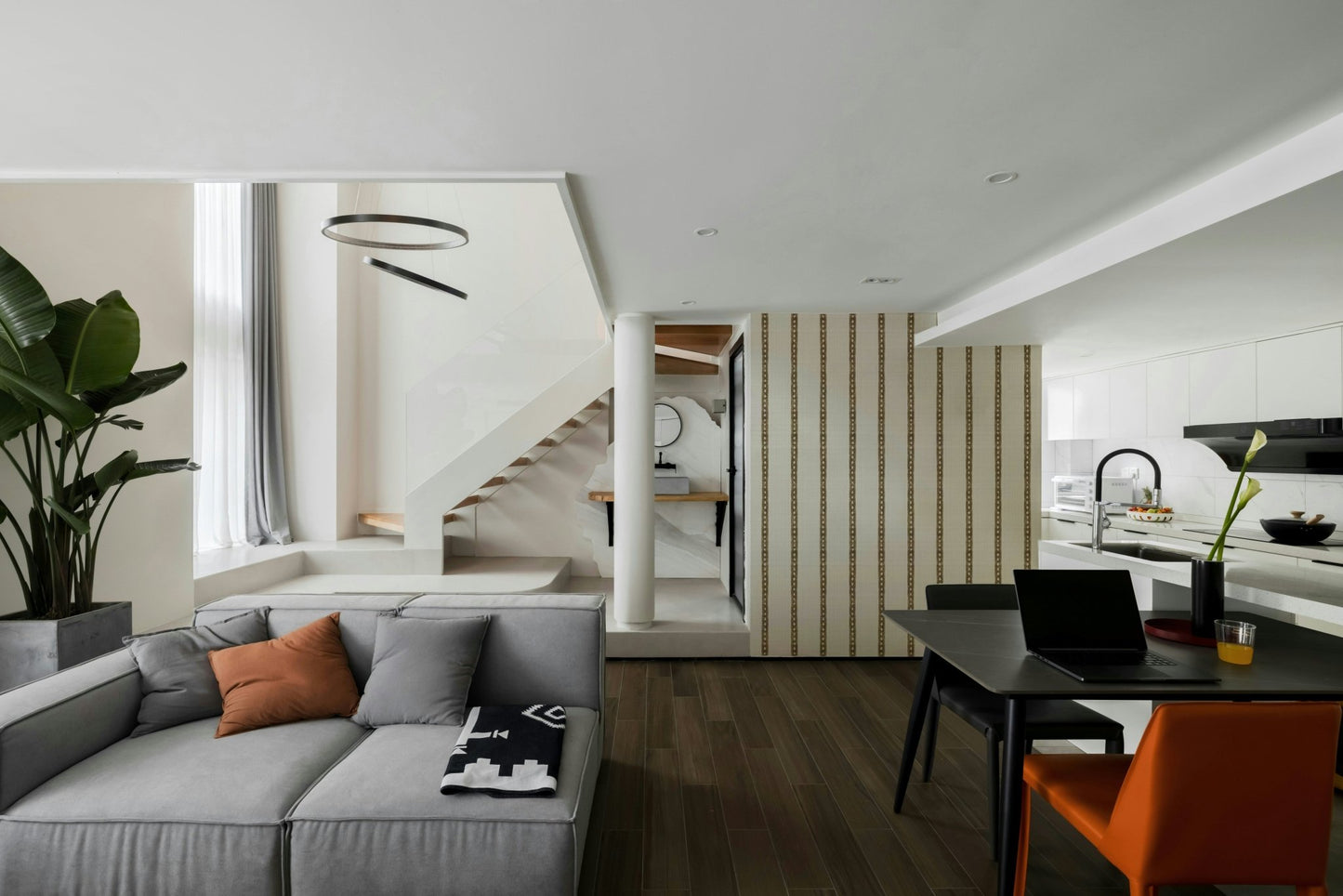 Neutral wallpaper with rustic vertical stripe pattern

