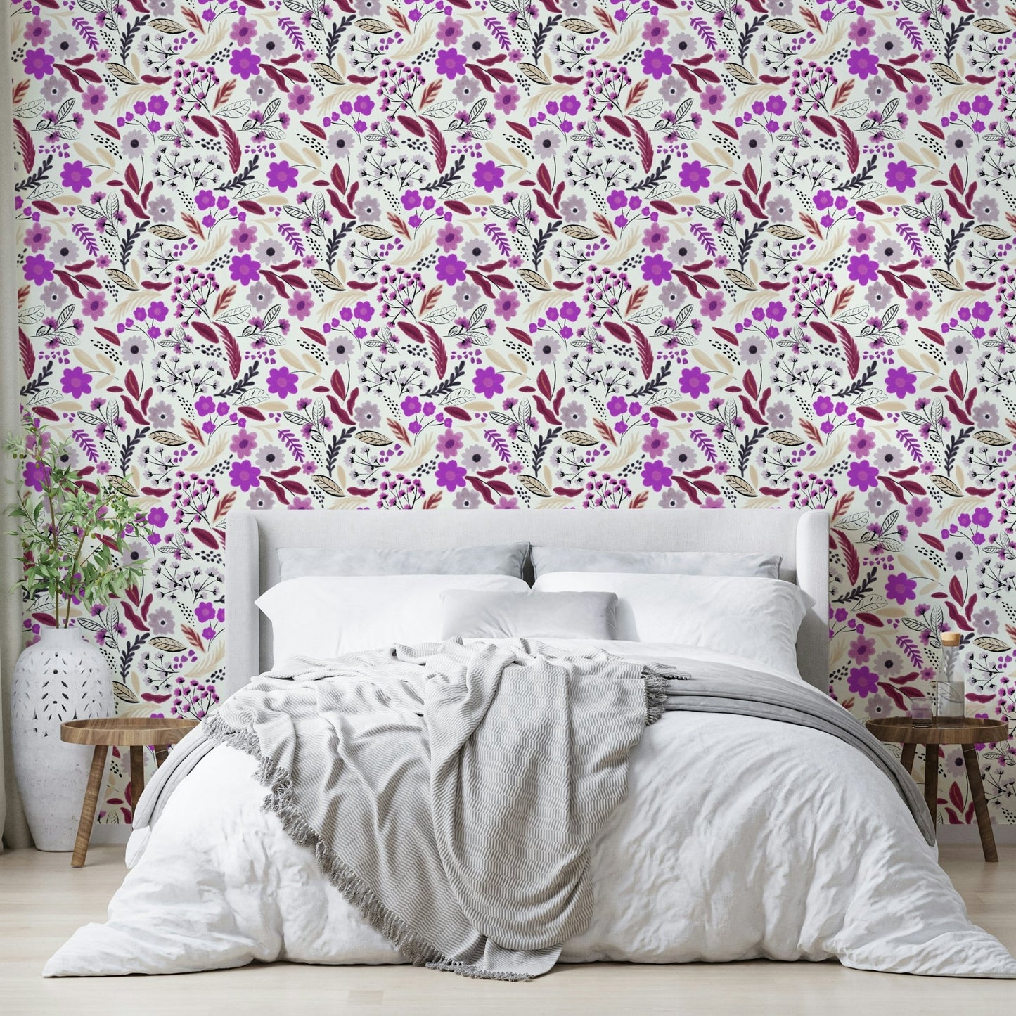 Soft botanical wallpaper with antique roses, GD943