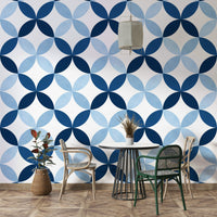 A close-up shot of the petal shapes on the wallpaper.

