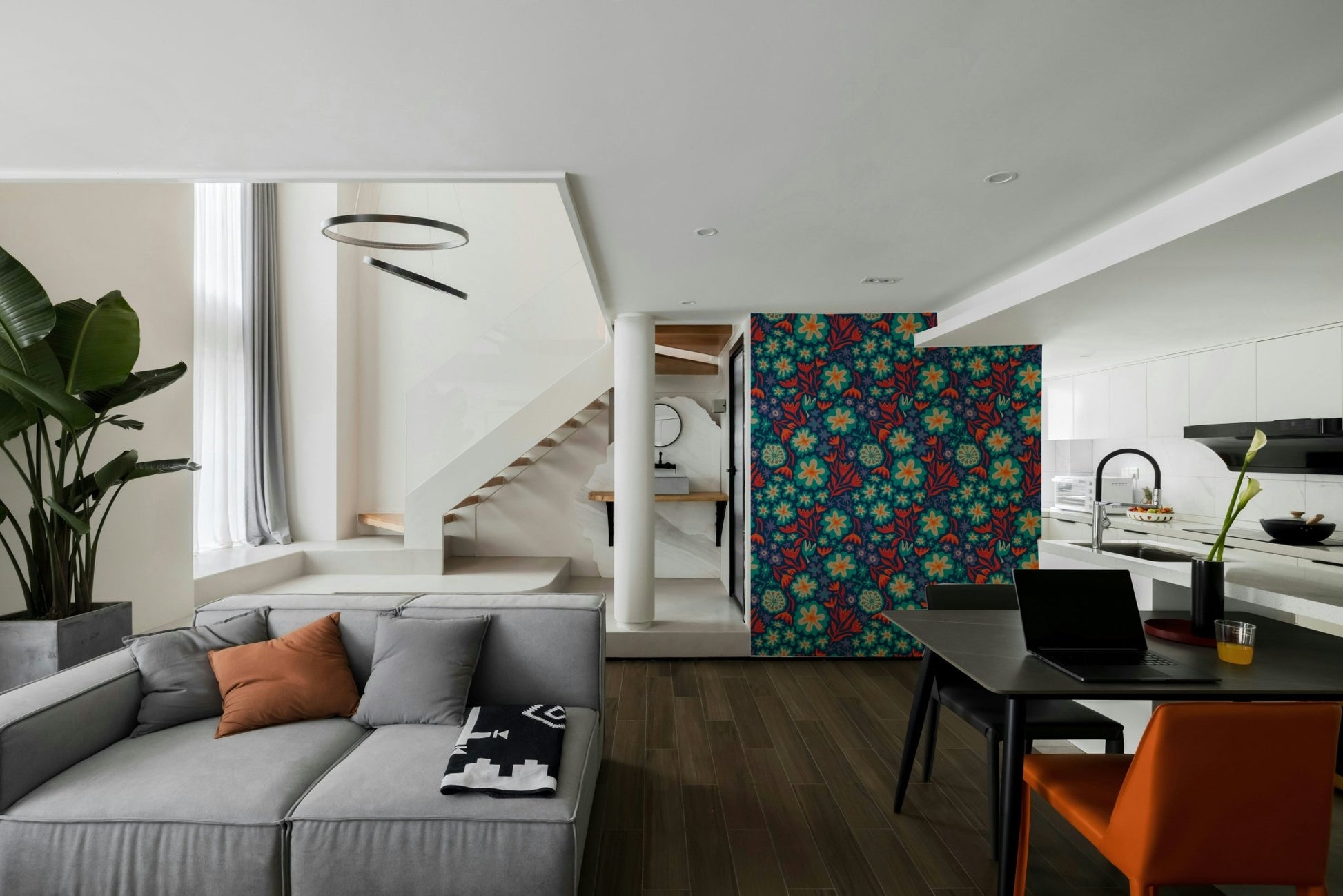 Lively and exotic flower and leaf design.

